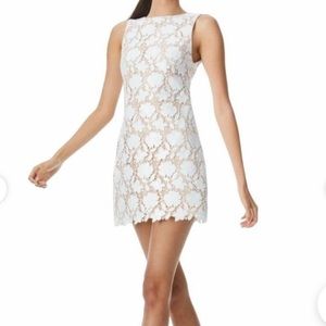 ALICE + OLIVIA WOMEN'S CLYDE SHIFT DRESS, OFF WHITE